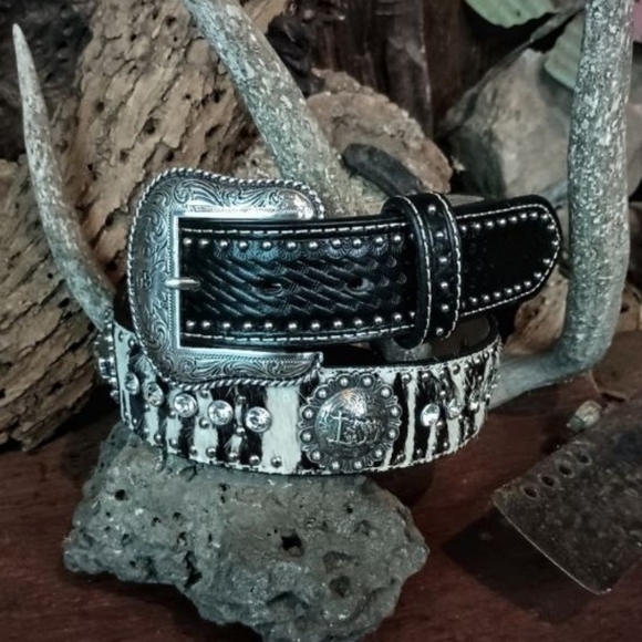 Nocona Accessories - NWT Nocona hair on cowhide belt